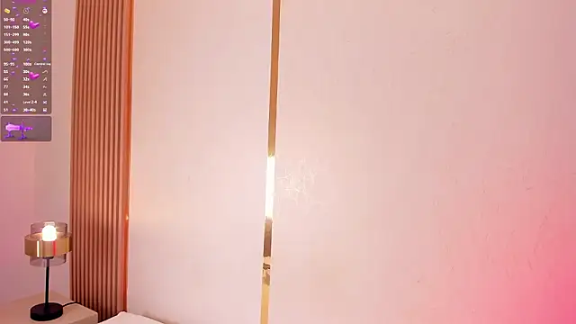 EmmiHops live sex cam