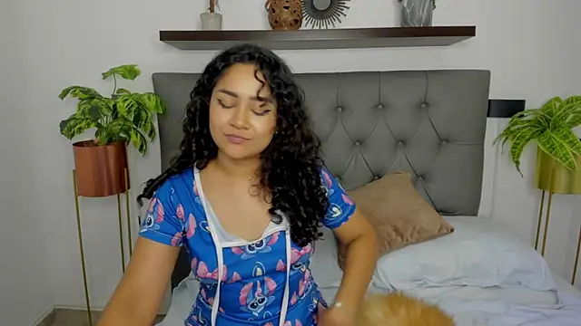 rossie_lanie_'s cam snapshot