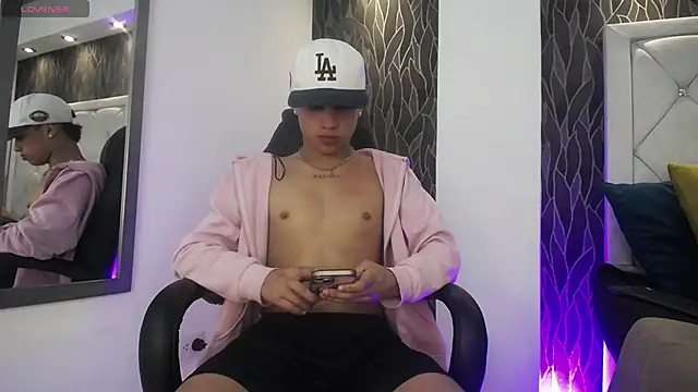 Dominik_Souza live sex cam