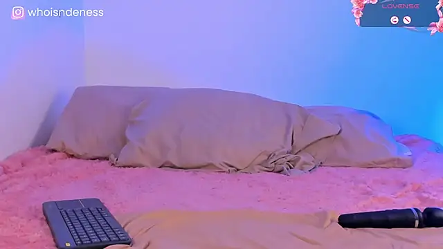 ened_nessa's cam snapshot