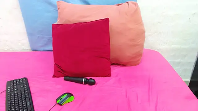 DaisyGirlxx's cam snapshot