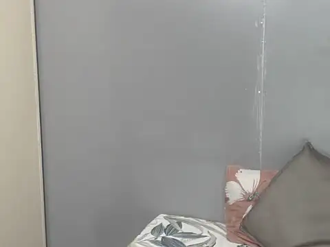 BrownyRedLipz's cam snapshot