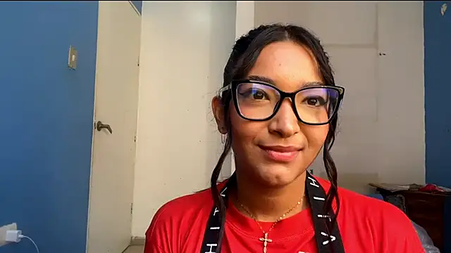 EstelleSchmeichel's cam snapshot