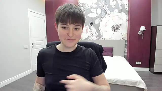 EmiliaYours live sex cam