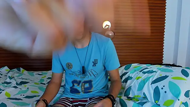 PeakkTwiins live sex cam