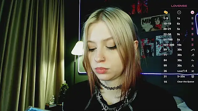 arielabradberry's cam snapshot