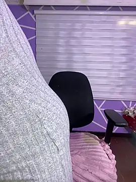 MiiaaJoness live sex cam