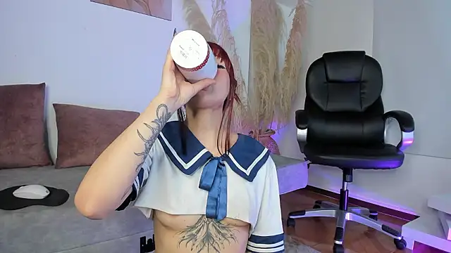 Amelie_Wine's cam snapshot