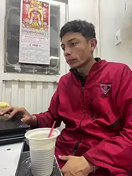 santiObrero live sex cam