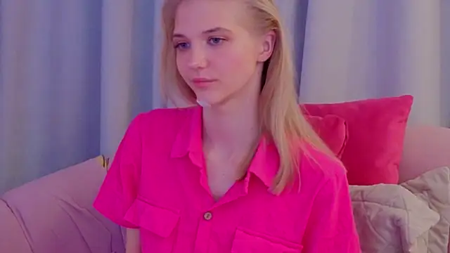 4example_Chloe's cam snapshot