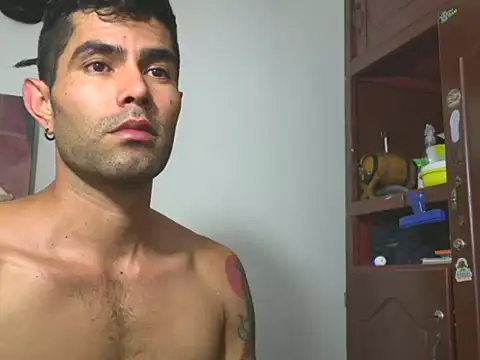 hideonbush051 live sex cam