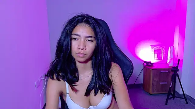 luna_roja25's cam snapshot