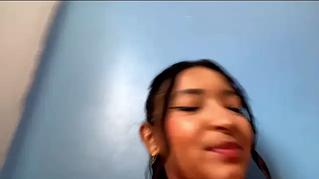 EstelleSchmeichel's cam snapshot