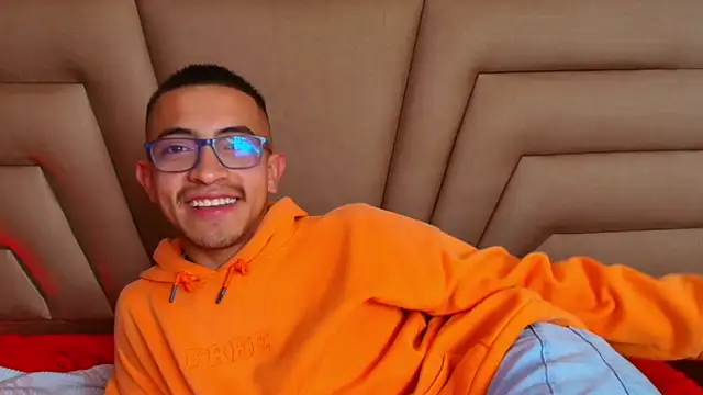 Crimsonsecretts's cam snapshot