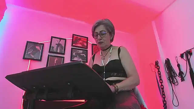 MistressNyx_cg's cam snapshot