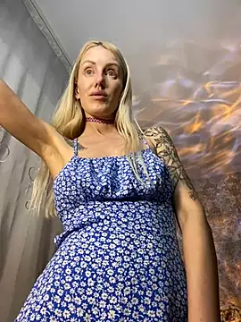 mistress_in_the_forest's cam snapshot