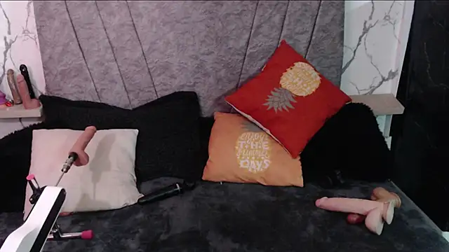 VIOLETTA-HOT's cam snapshot