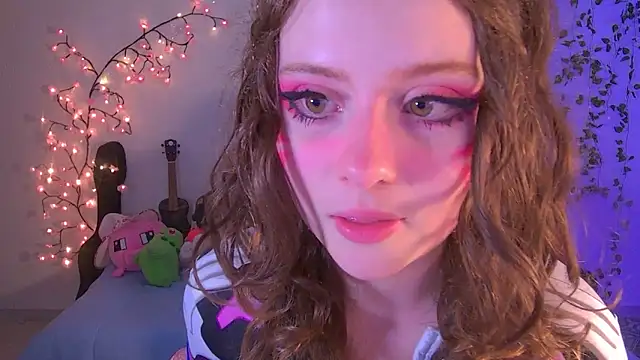 Lil_bela's cam snapshot