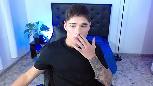 Mattass18 live sex cam