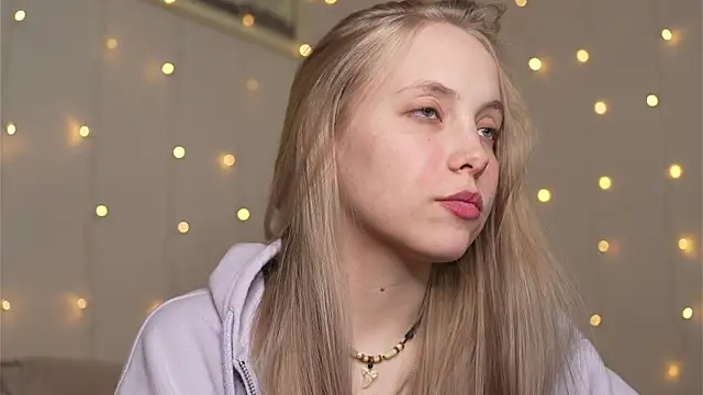 Appr0ved_'s cam snapshot