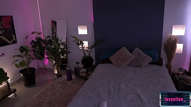 LucyAllenX live sex cam