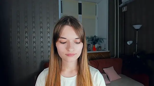 EmmalineKearl's cam snapshot