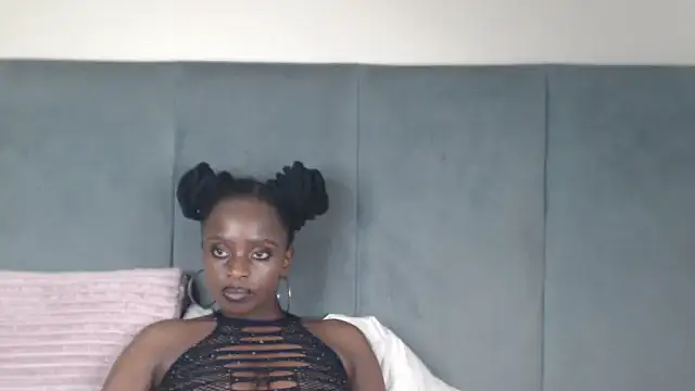 Jah-Queen's cam snapshot