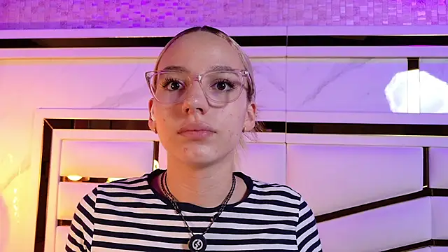 ambar_rosse25's cam snapshot