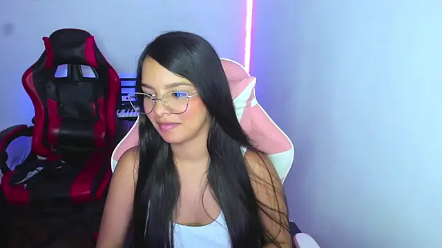 jessi_and_boy's cam snapshot