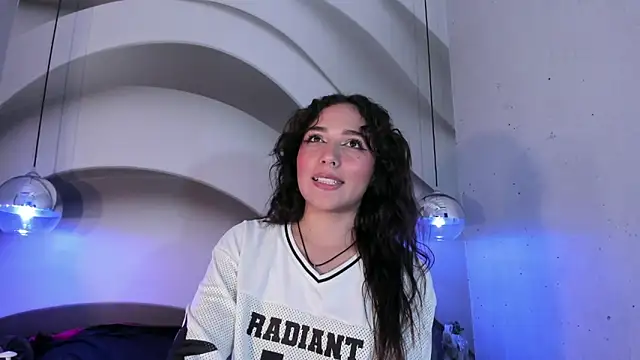 YaraShine's cam snapshot