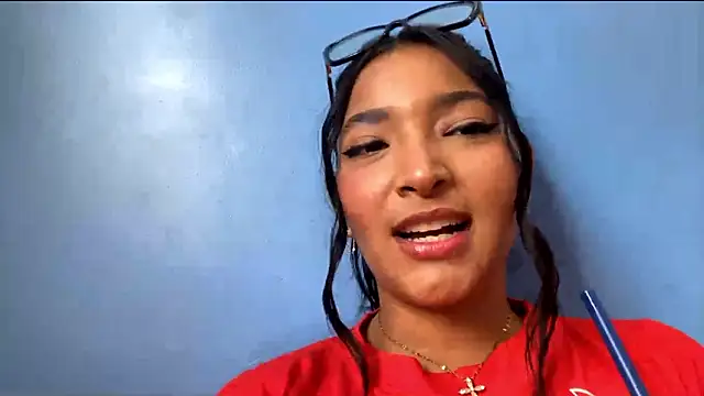 EstelleSchmeichel's cam snapshot