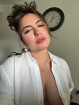 sukhakunis1 live sex cam