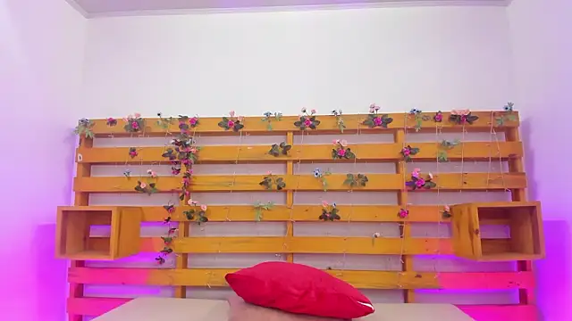 AteneaStone_'s cam snapshot