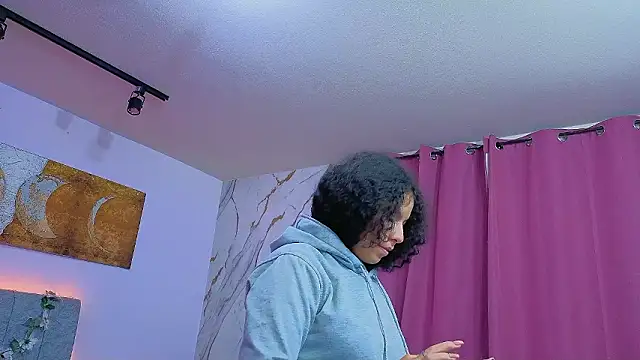 Zoe-yanin's cam snapshot