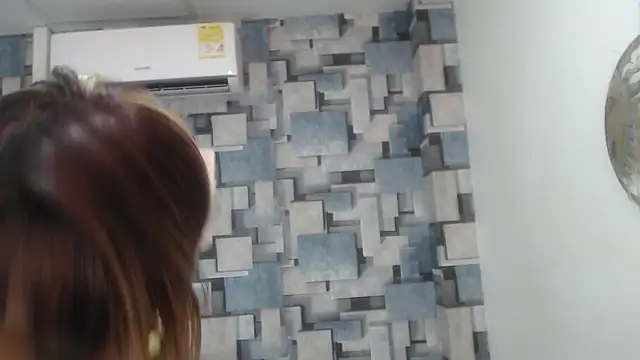 angel_dthroatt's cam snapshot