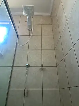 Bia_sexynovaes live sex cam