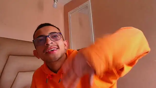 Crimsonsecretts's cam snapshot