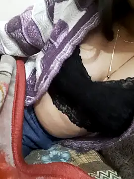 Husain_pari's cam snapshot