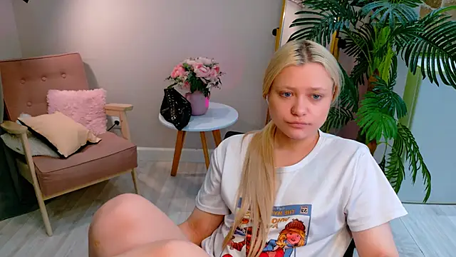 Millie_Vanillies's cam snapshot