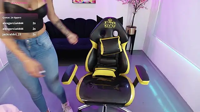 Kathya_and_thiago's cam snapshot