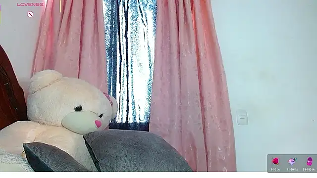 MissHoolly's cam snapshot