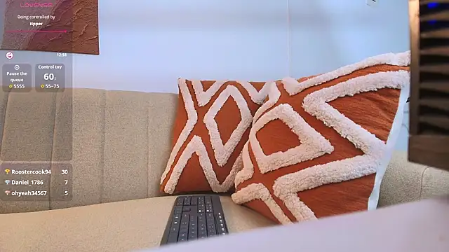 TinyCherryy's cam snapshot