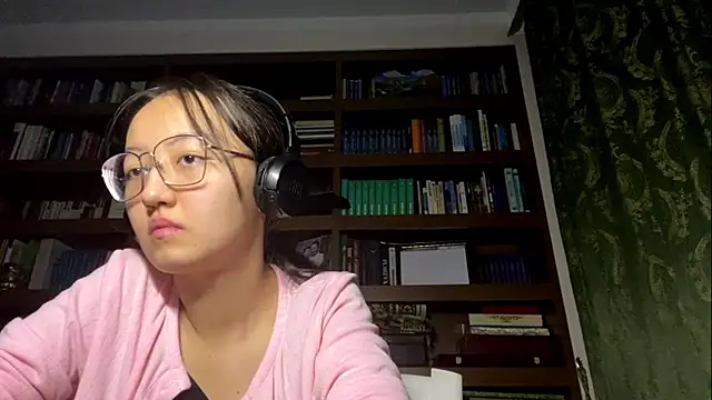 LinaClous live sex cam