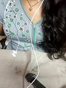 Tamil-seetha22 live sex cam