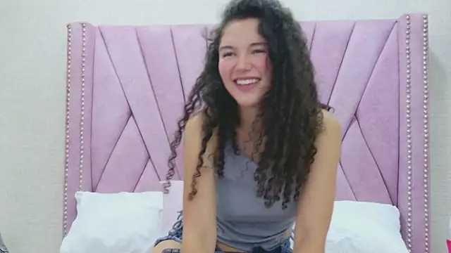 RoxanaAngel's cam snapshot