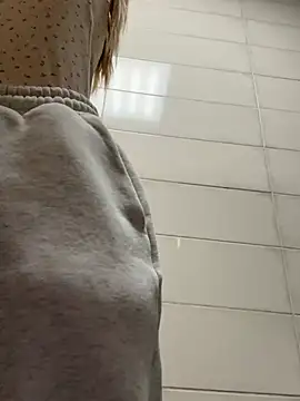 kira_mia live sex cam