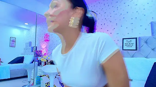 JulietaReyess's cam snapshot