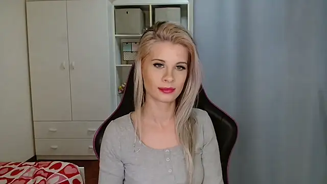 KristineGlow's cam snapshot