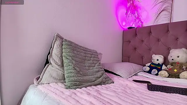 PepperTwink's cam snapshot