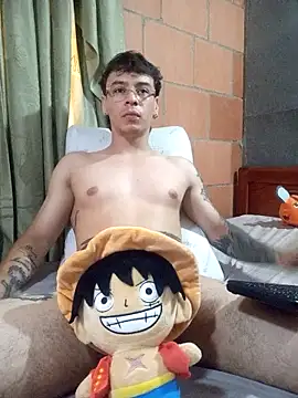 zoldick_huge's cam snapshot